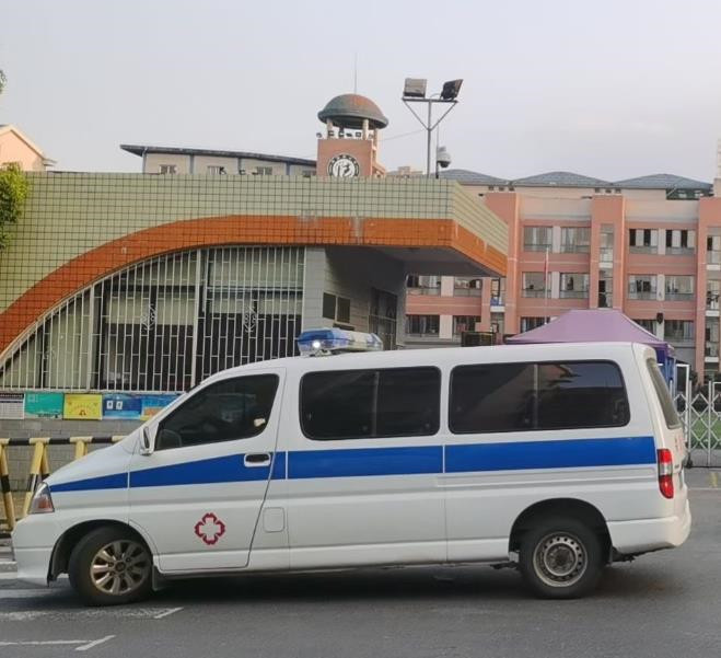 锦屏救护车出租护送骨折病人一公里多少钱