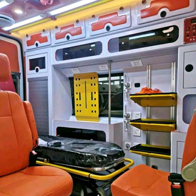 锦屏长途救护车护送病人租赁价格